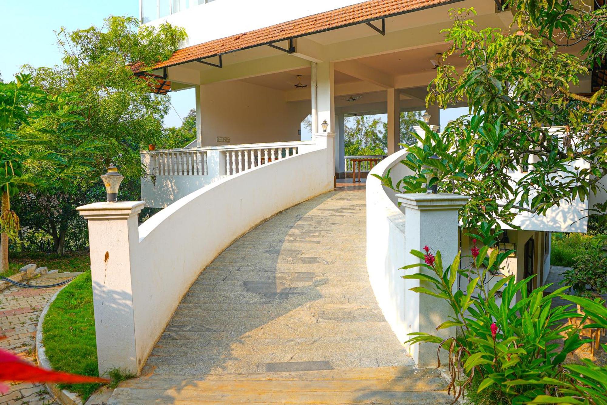 Hotel Bana The Wild Waters Muduvādi Exterior foto