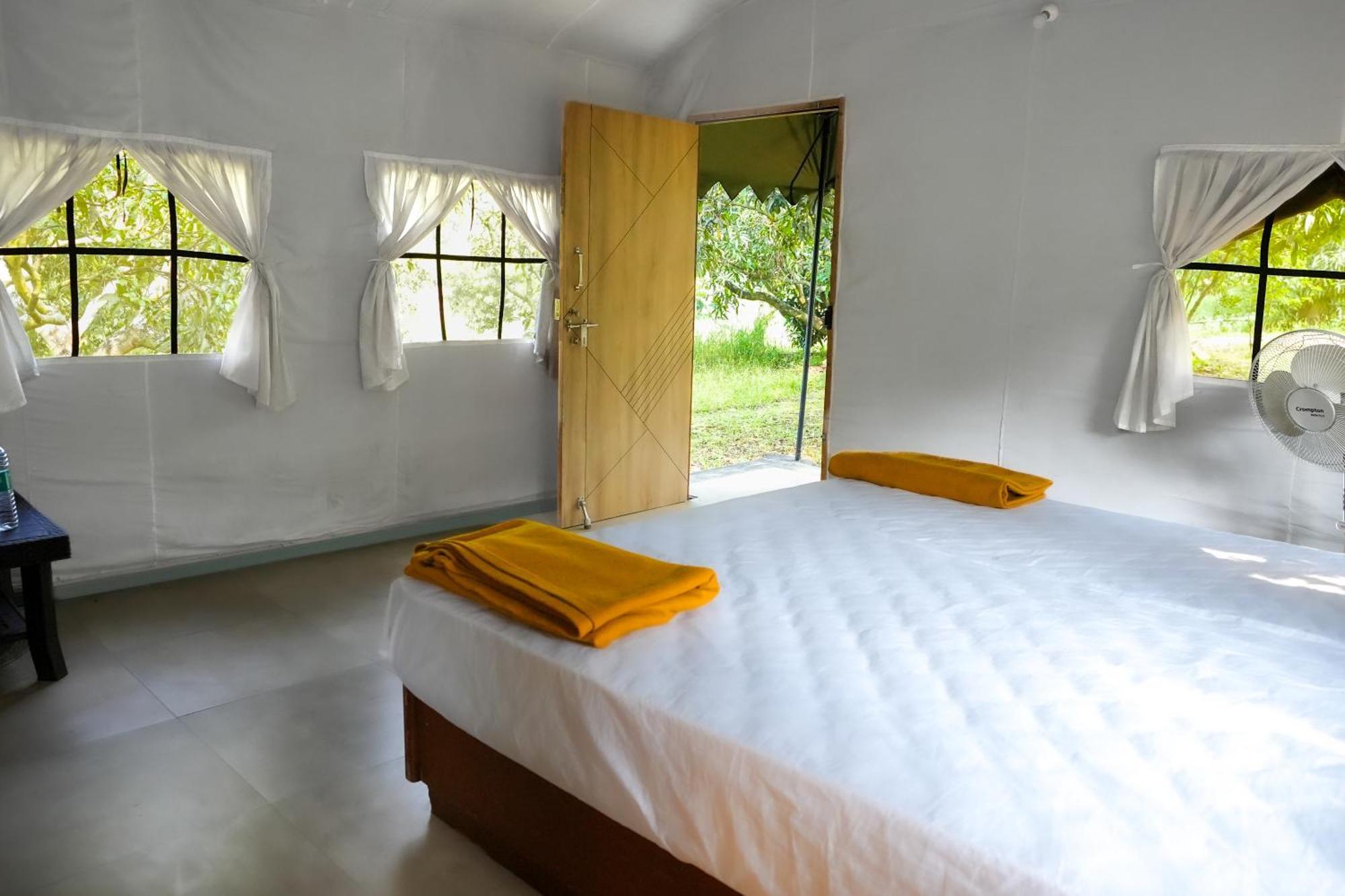 Hotel Bana The Wild Waters Muduvādi Exterior foto